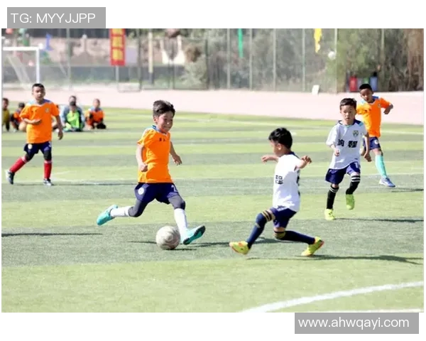 足球明星壁画装饰画艺术展现运动精神与激情魅力